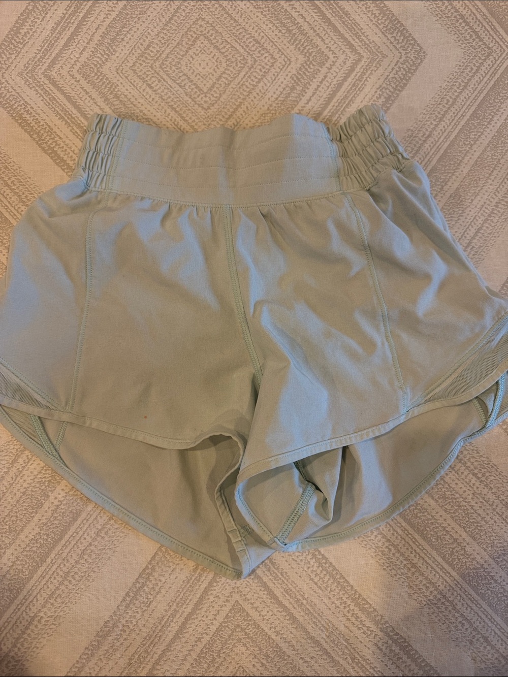 Lululemon Hotty Hot Shorts Low Rise 2.5” Mint Green Size 0